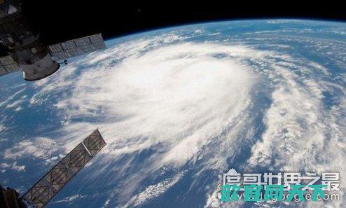 世界上十大最强台风排行榜，排名第一的台风泰培半径达1110千米,风速达305km